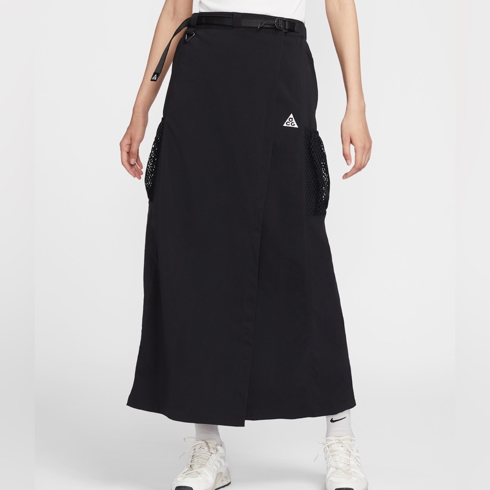Nike ACG Snowgrass UV Protection Skirt Hiking Womens S Black FV7321-010 $140 NEW